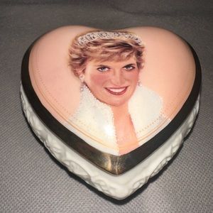 Heart-Shaped Princess Diana Trinket music 🎶 Box